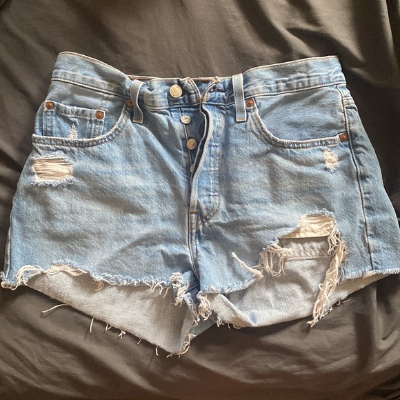 Levis Jean Shorts - Picture 4 of 6